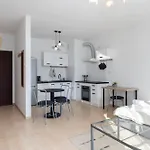 Obozowa Sunny Studio
